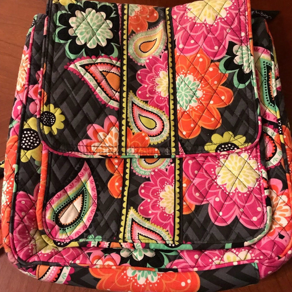 Vera Bradley Ziggy Zinnia Mailbag Cross Body